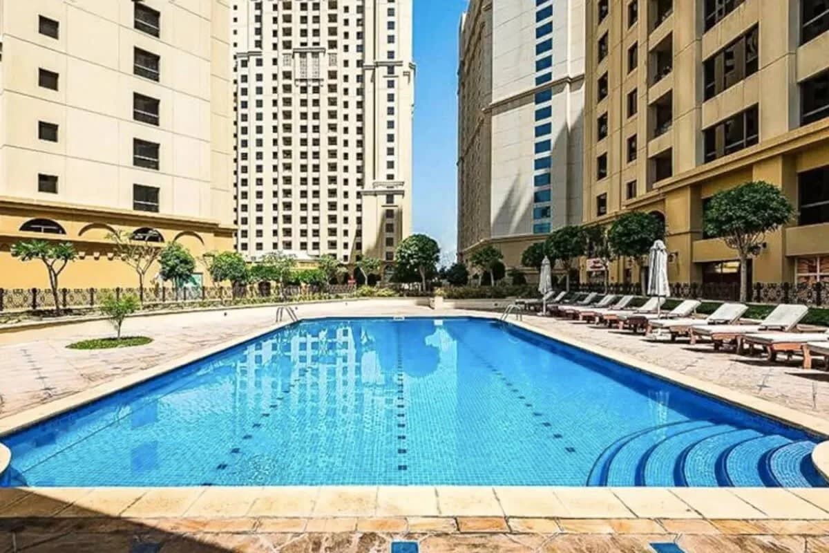 Modern 3 BR Flat Near the Beach