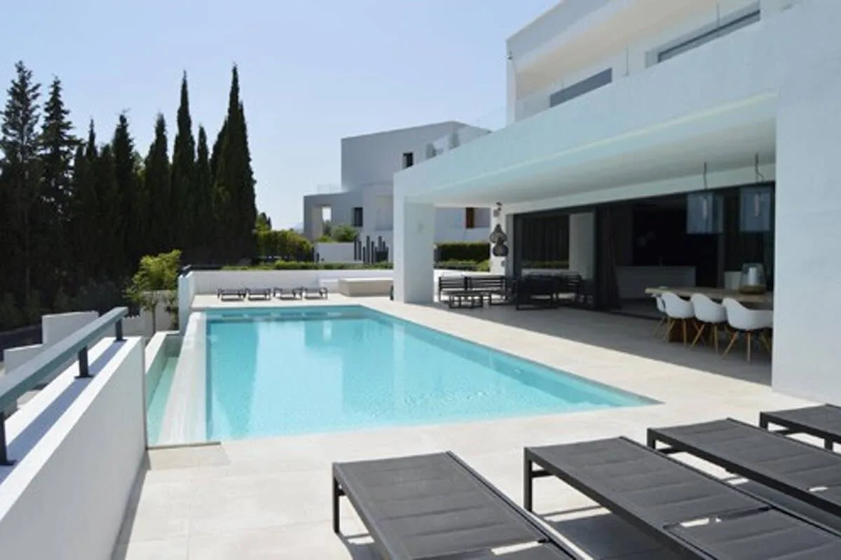 Ausgewählte Villa in Spanien mit moderner Architektur