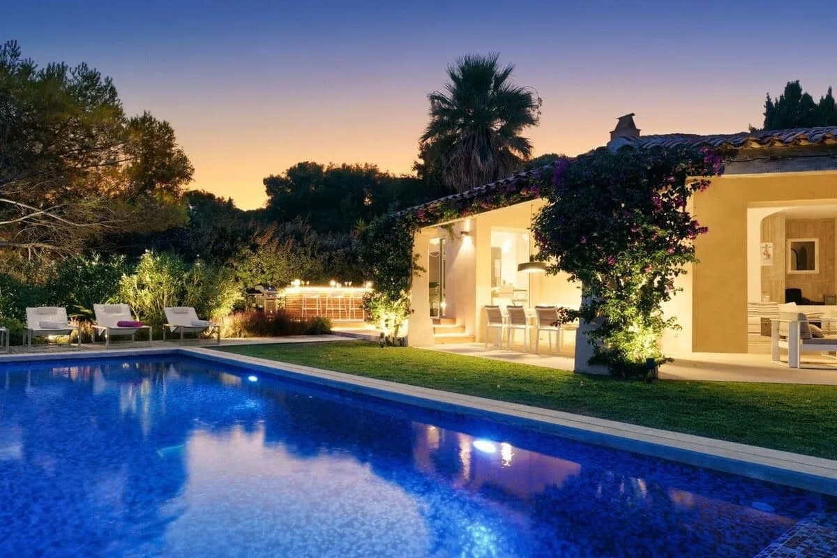 Secret Refuge Villa with Direct Access to Sea