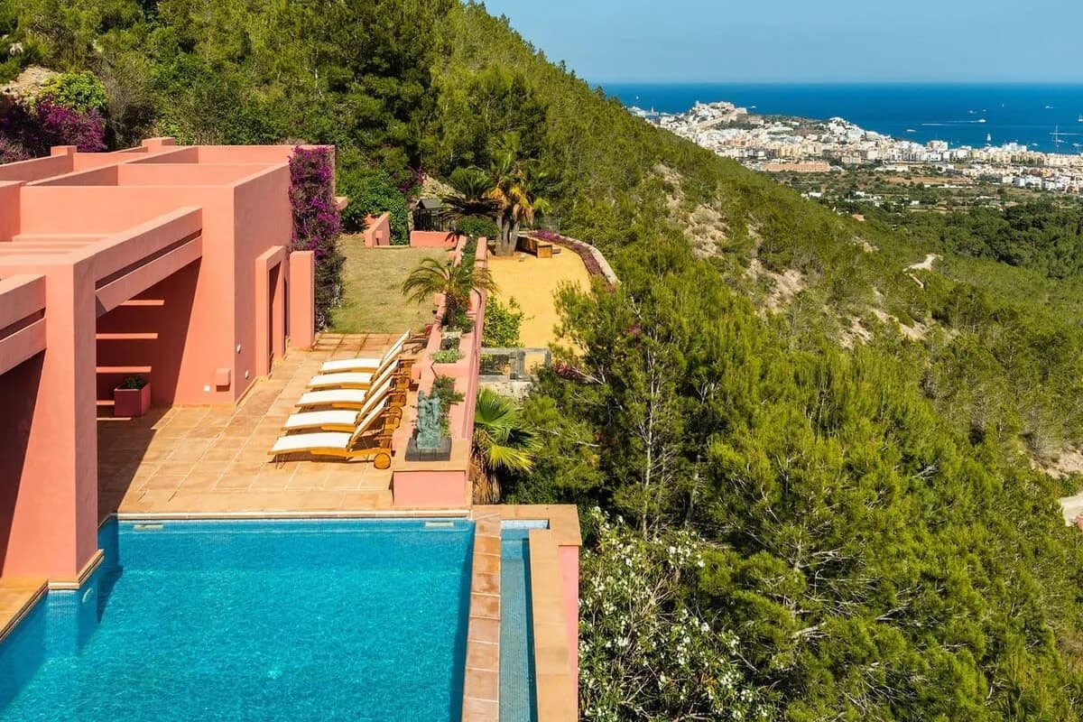 Spectacular Villa