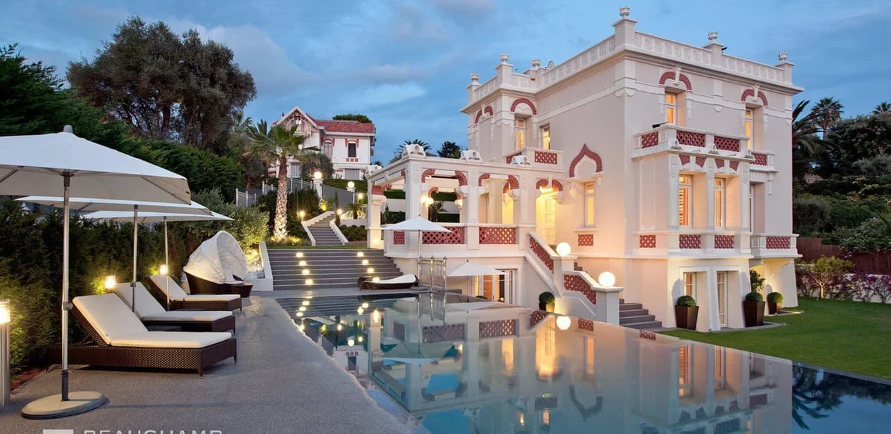 Wundervolle Villa an der Westseite von Cap d'Antibes