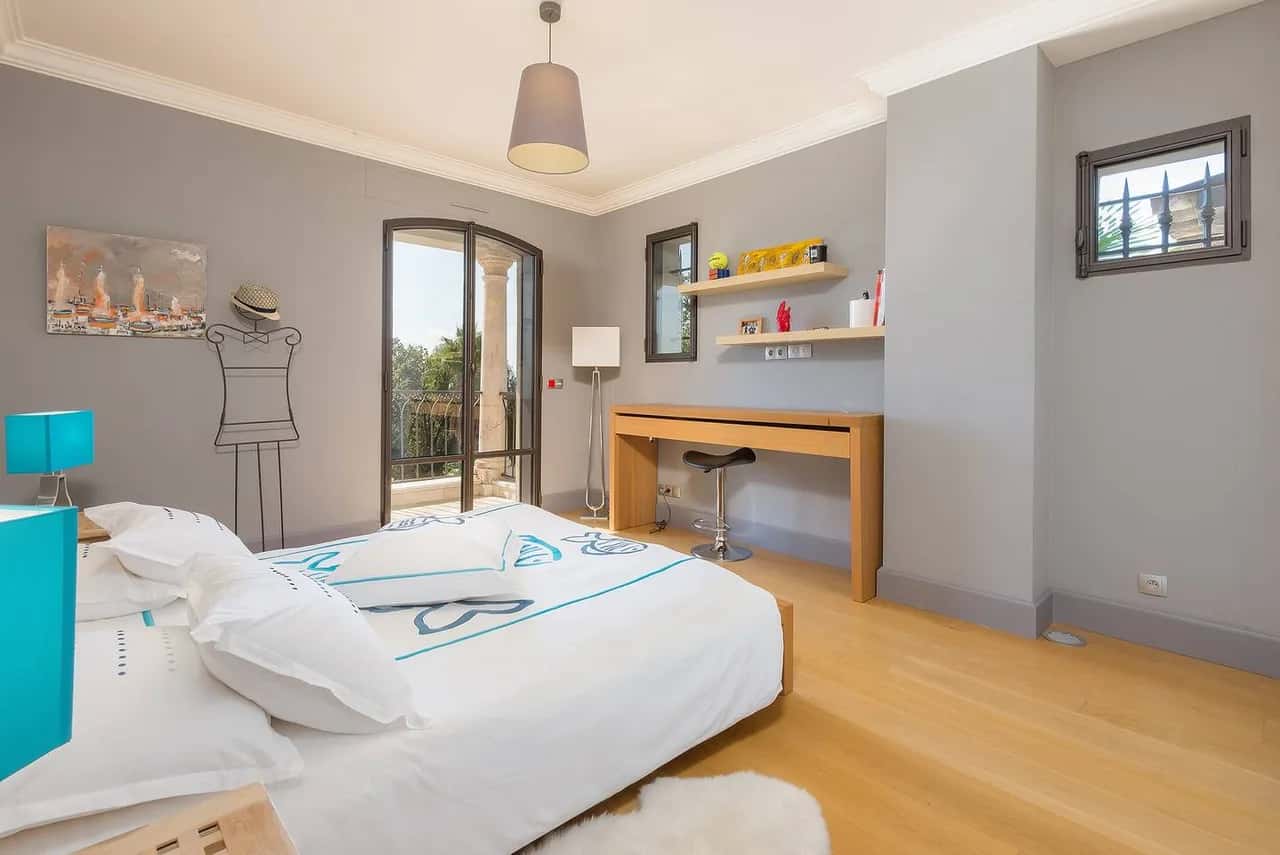 Contemporary Holiday Villa Located in a Quiet Area