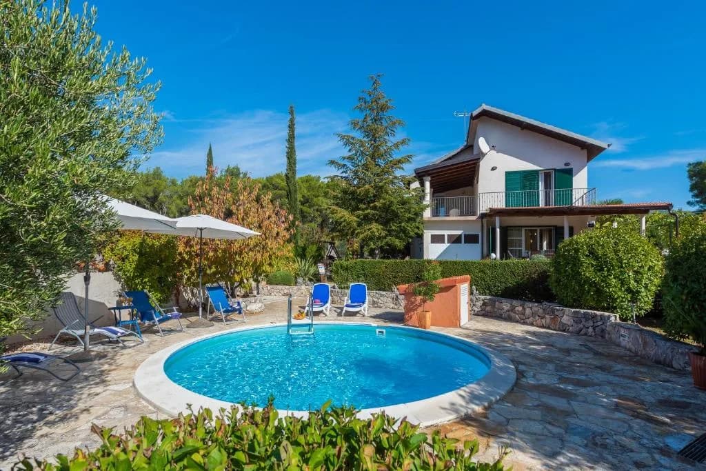 Hermosa Villa de Temporadas con Jardín Fresco