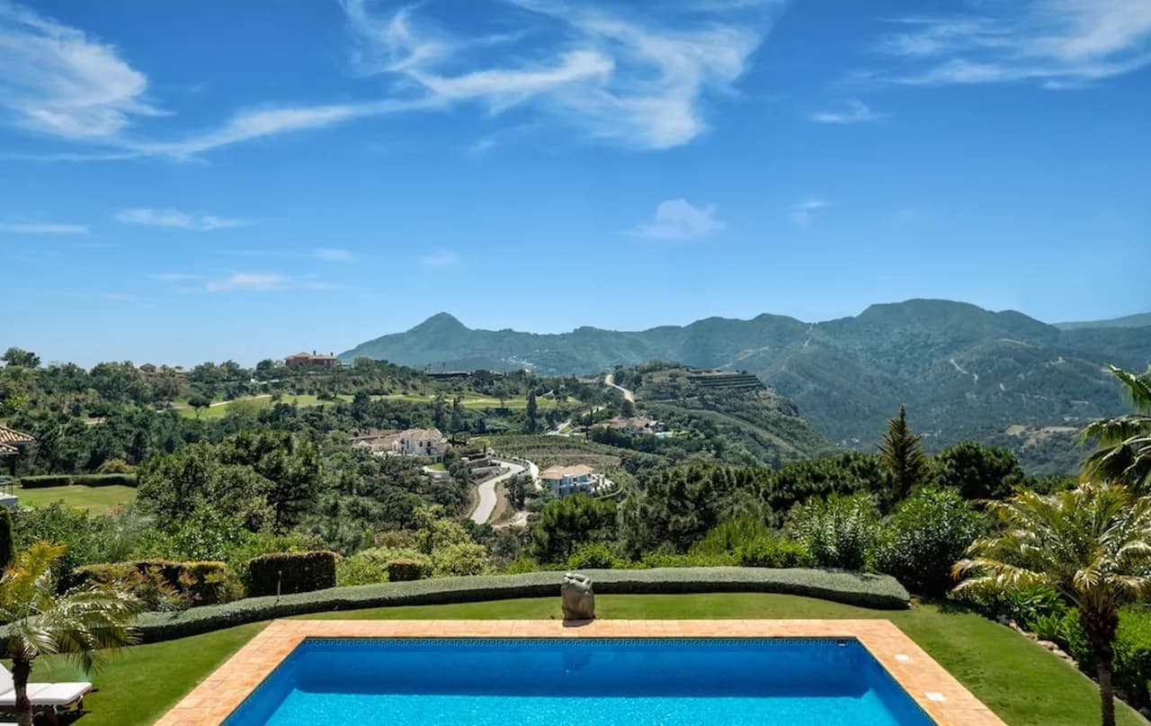 Prime Elegant Villa in Spain's Private Residences