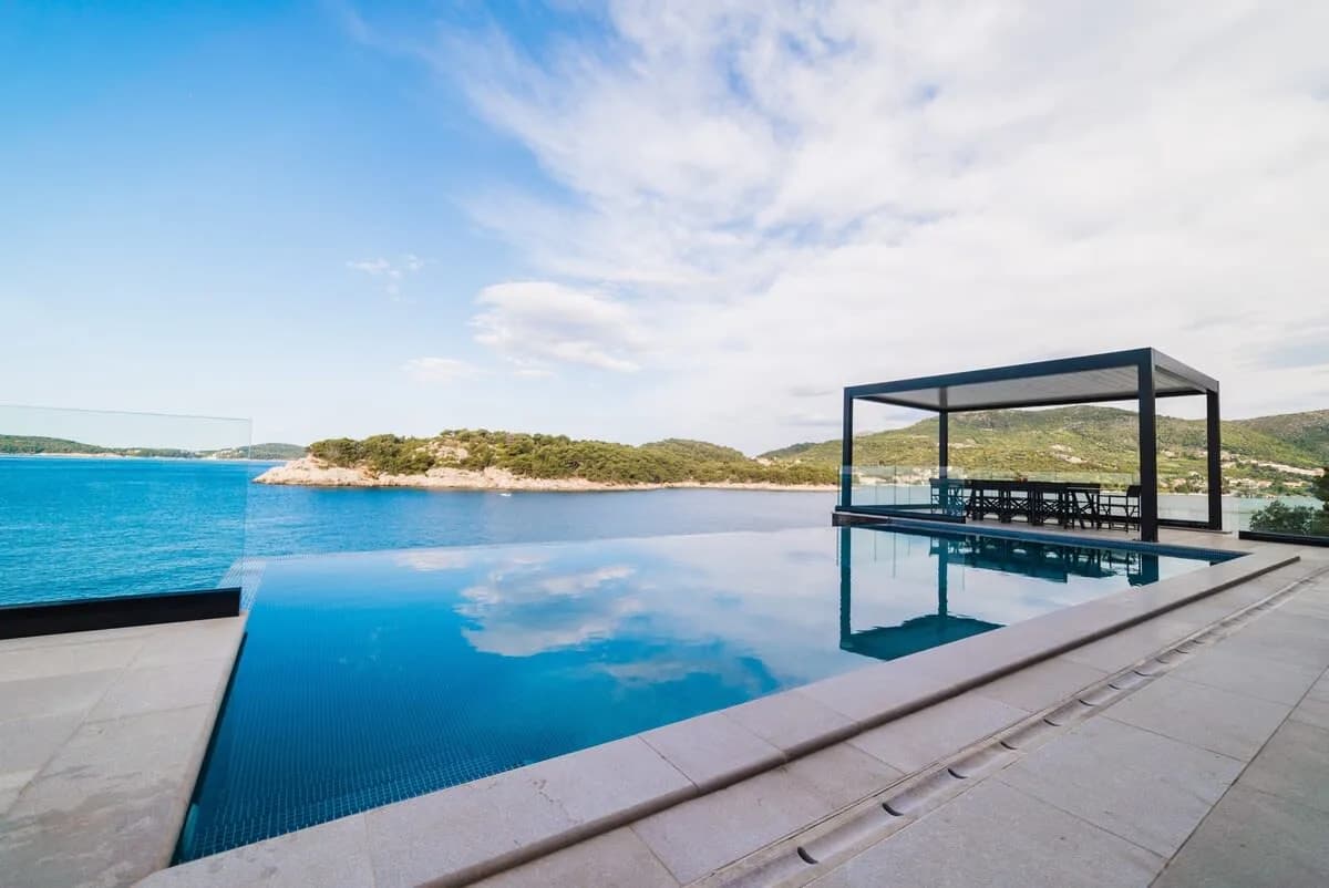 Villa en bord de mer la plus luxueuse avec accès direct à la mer
