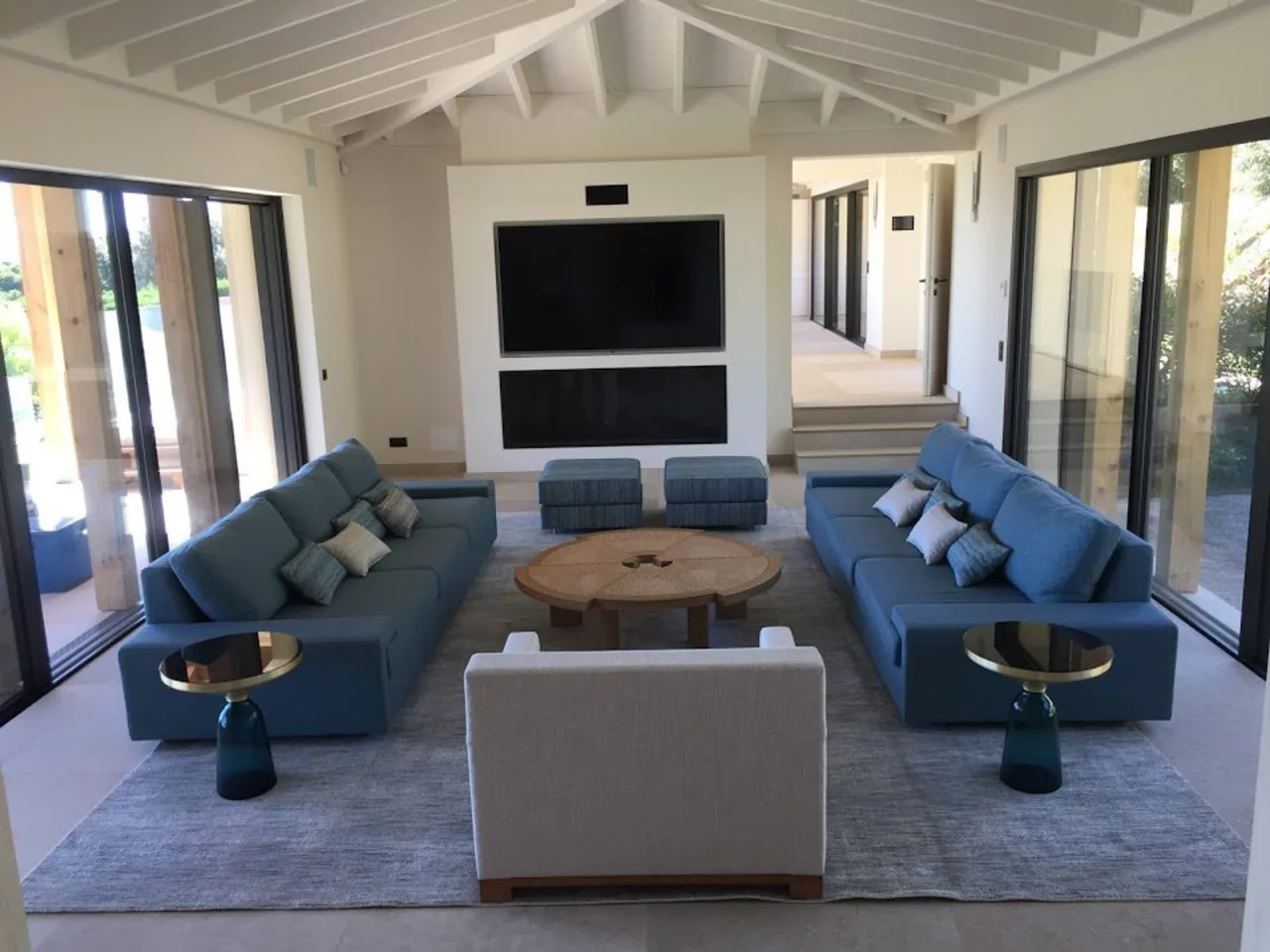 Luxuriöse zeitgenössische Villa mit hervorragenden Terrassen
