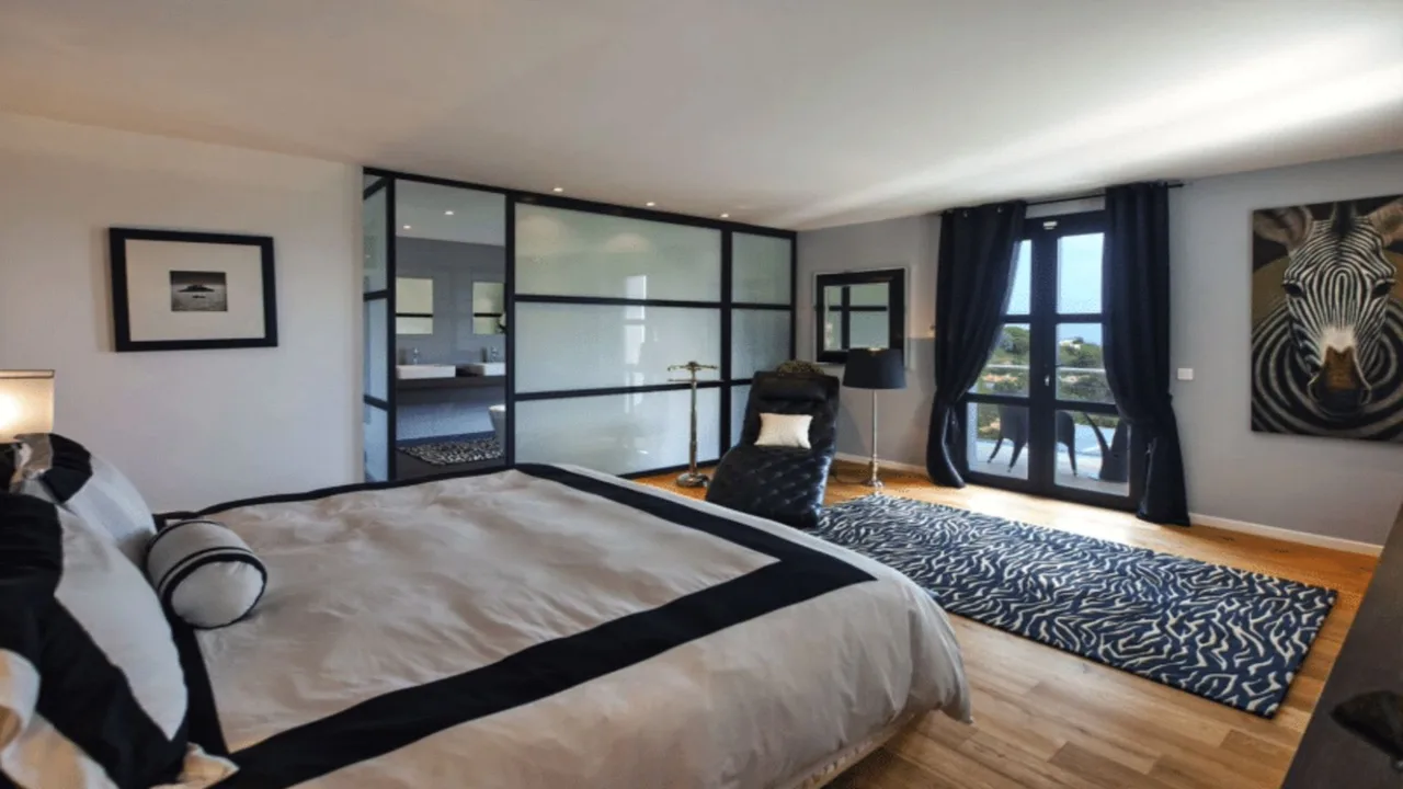 Elegante Villa mit atemberaubendem Meerblick