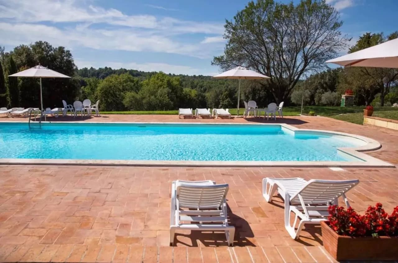 Elegante Villa auf dem Land mit Schwimmbad