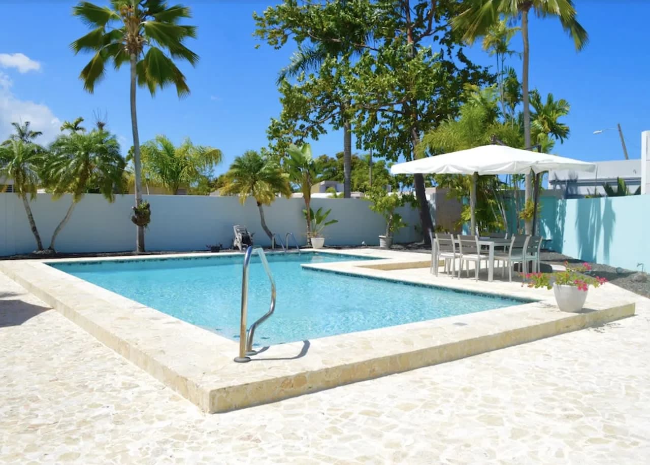 Beachfront Summer Villa with Great Amenities
