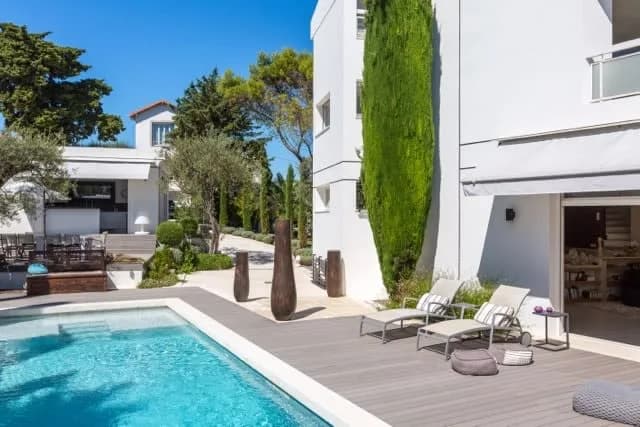 Propiedad Exclusiva Compuesta por 3 Villas