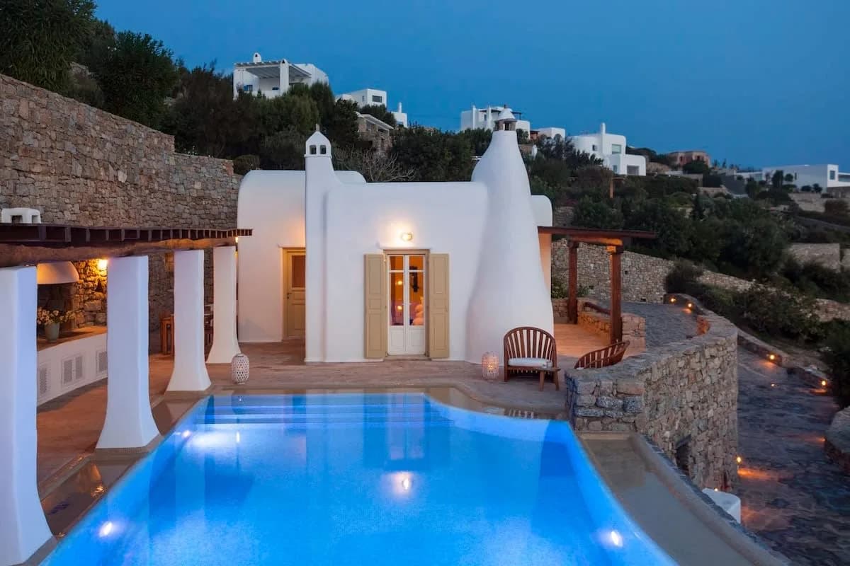 Elegante Villa mit spektakulärem Pool
