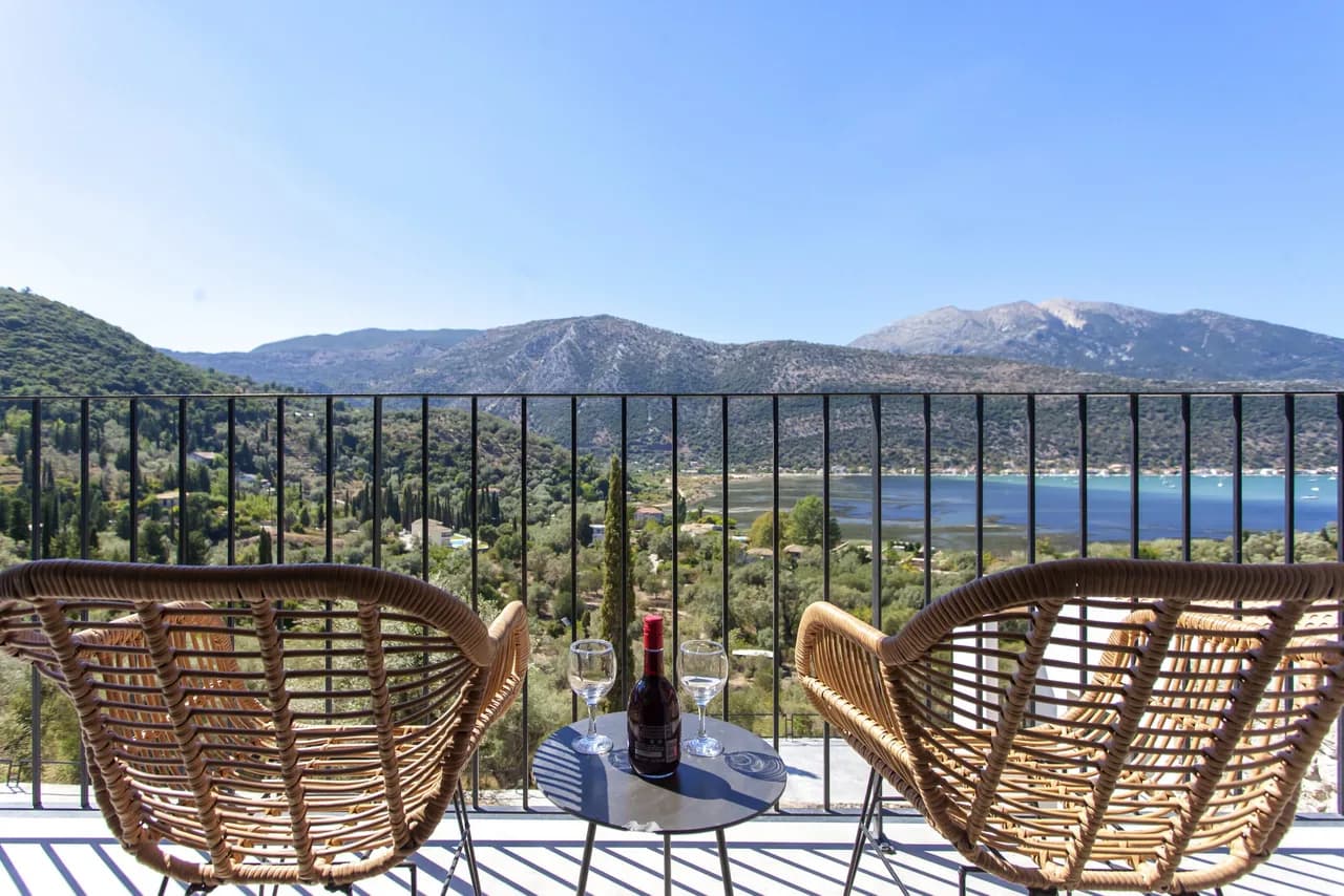 Fresh Modern Villa with Stunning Views of Desimi Bay