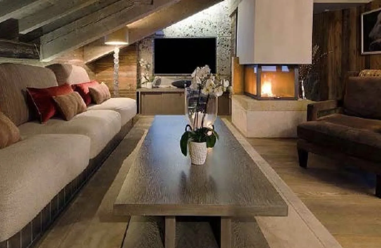 Magnífico Chalet Luminoso con Piscina Interior y Jacuzzi