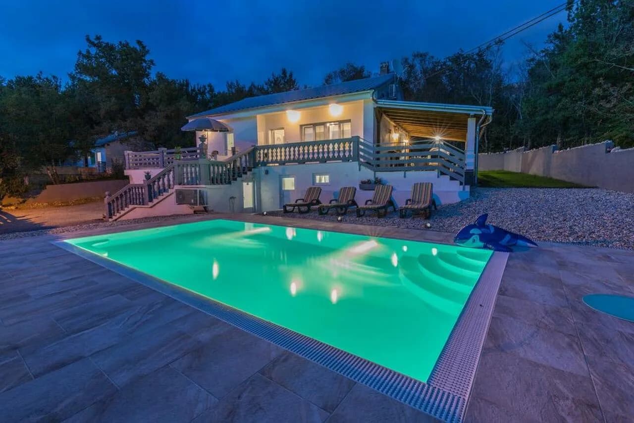 The Right Villa in Croatia with Peaceful Setting