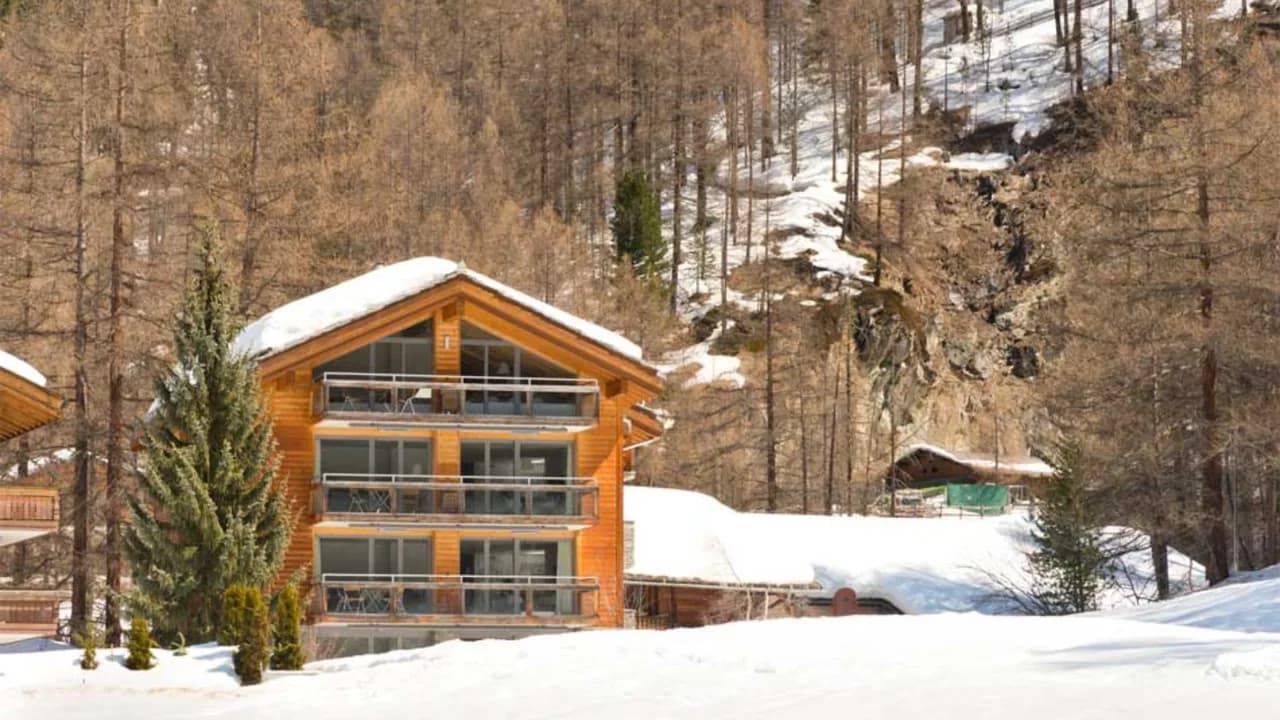 Priceless Family Moments Apartment with Jacuzzi Tub and Fire Place
