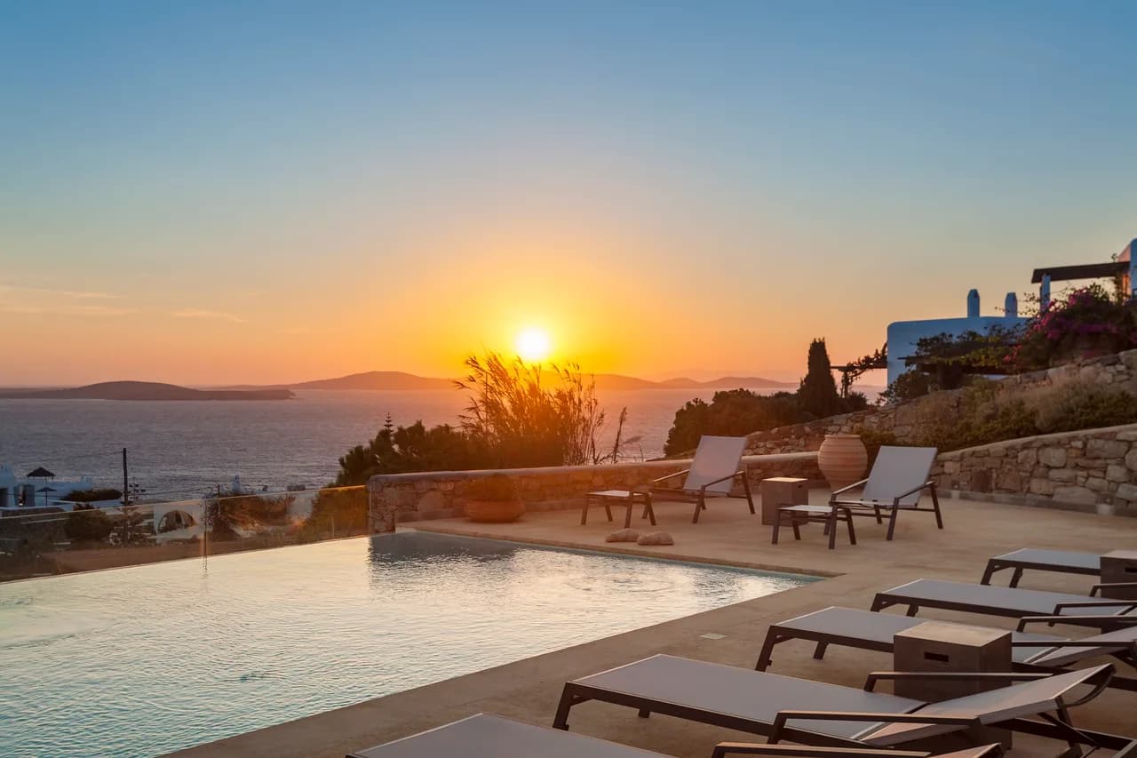 Wunderschöne Inselvilla in Agios Ioannis Hills