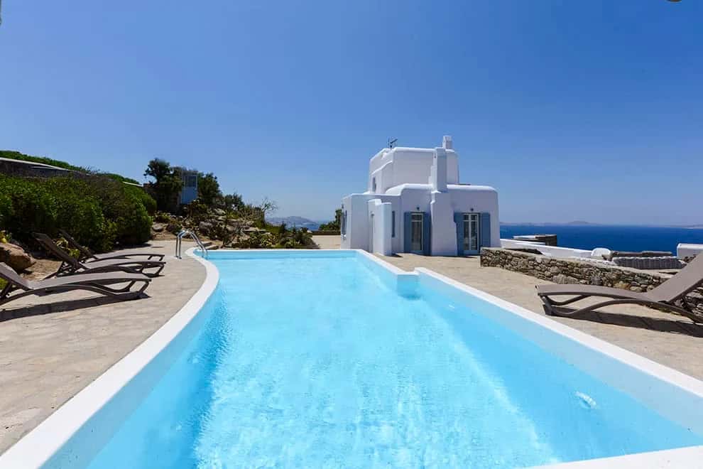 Luxury 4 Bedroom Villa with Pool
