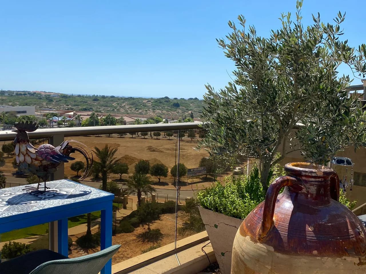 Beautiful 3 BR Penthouse With Blooming Roof Garden