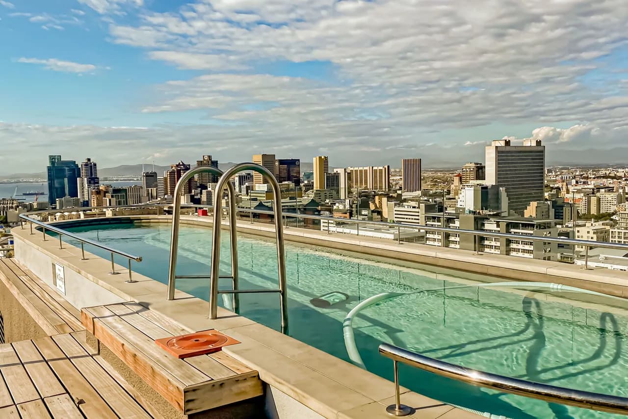 Modernes Penthouse mit Blick auf den Tafelberg