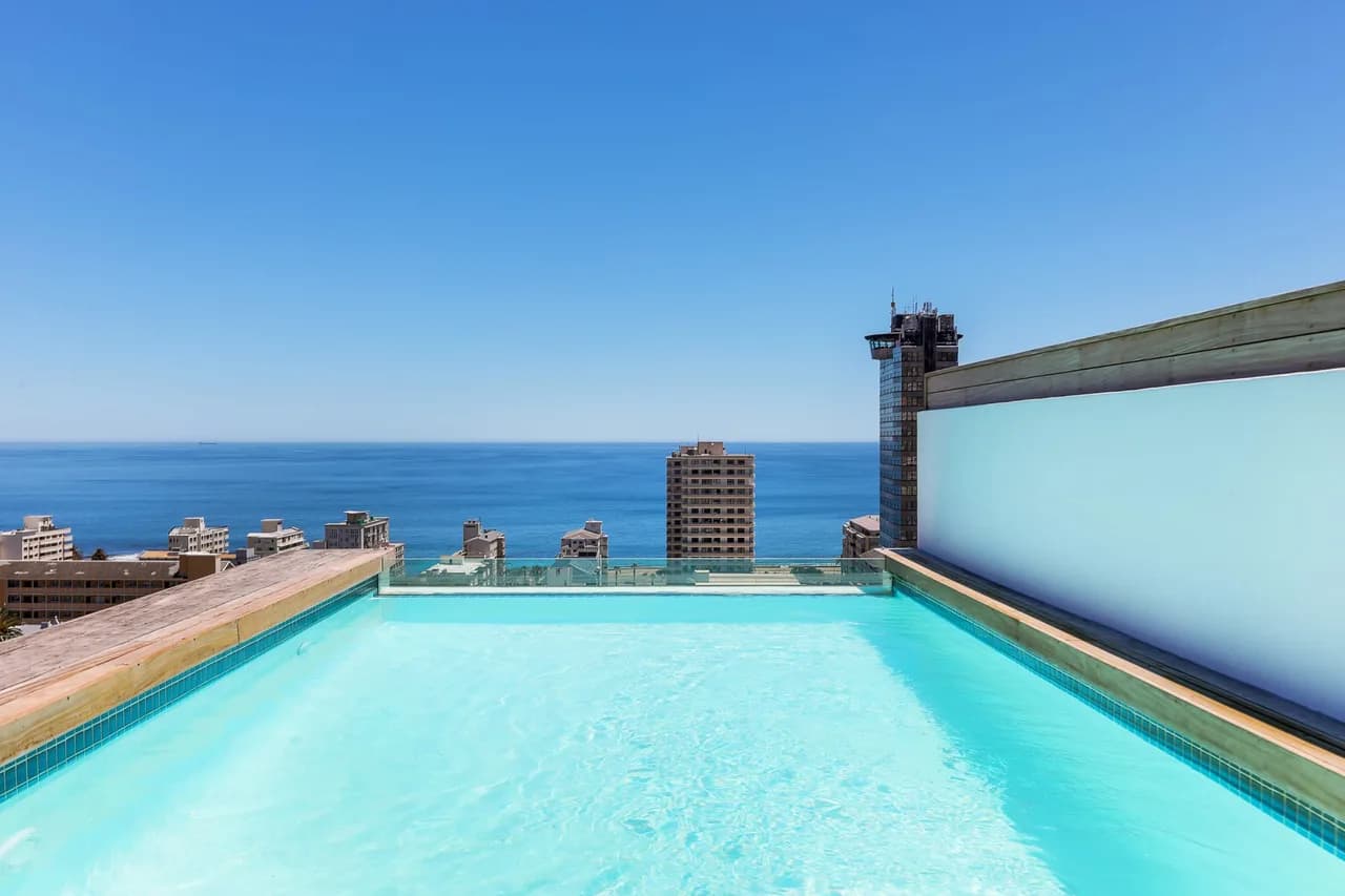 Wunderschön eingerichtetes, ruhiges Apartment mit privatem Dachpool