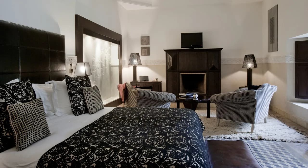 Suite Marroquí Contemporánea con Vista al Hermoso Jardín