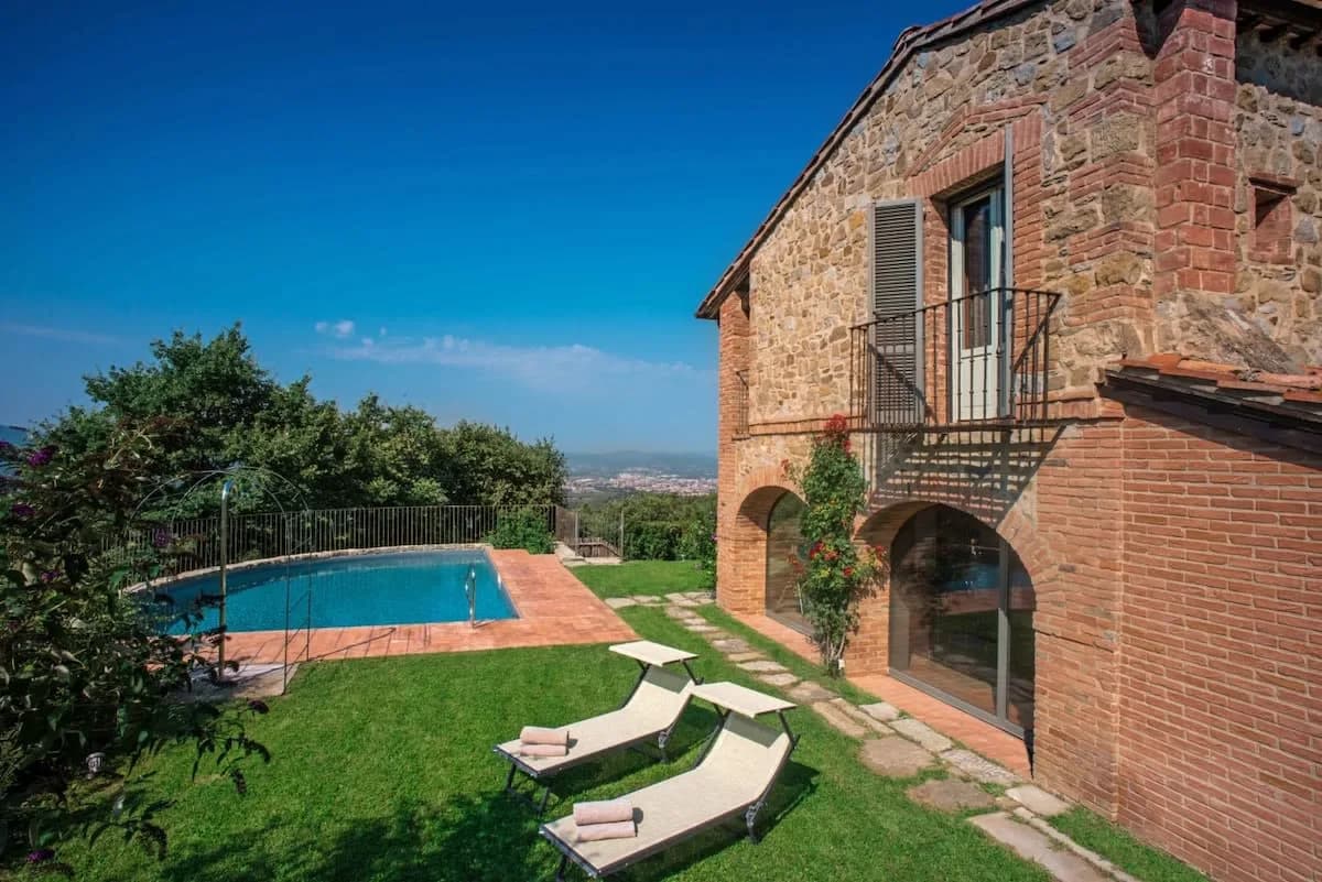 Wundervolle Villa in den Hügeln mit großartigem Ausblick