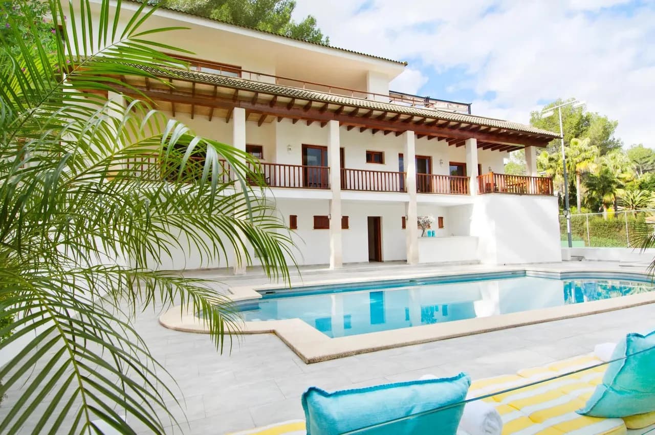 Increíble Villa Familiar De Vacaciones Con Cancha De Tenis