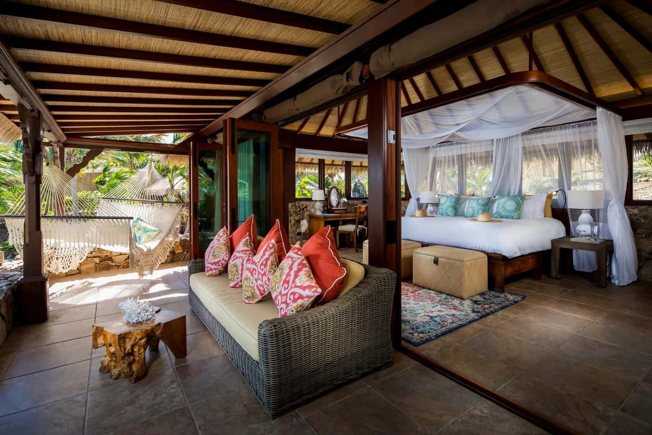 Wonderful Room With A Large Private Pool