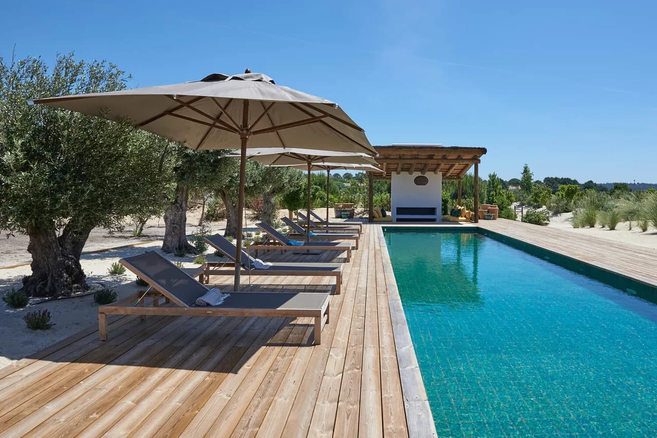 Superb Estate With Pool And Tennis Court