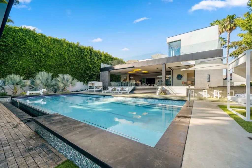 Aesthetic Modern Mansion Villa with Spa