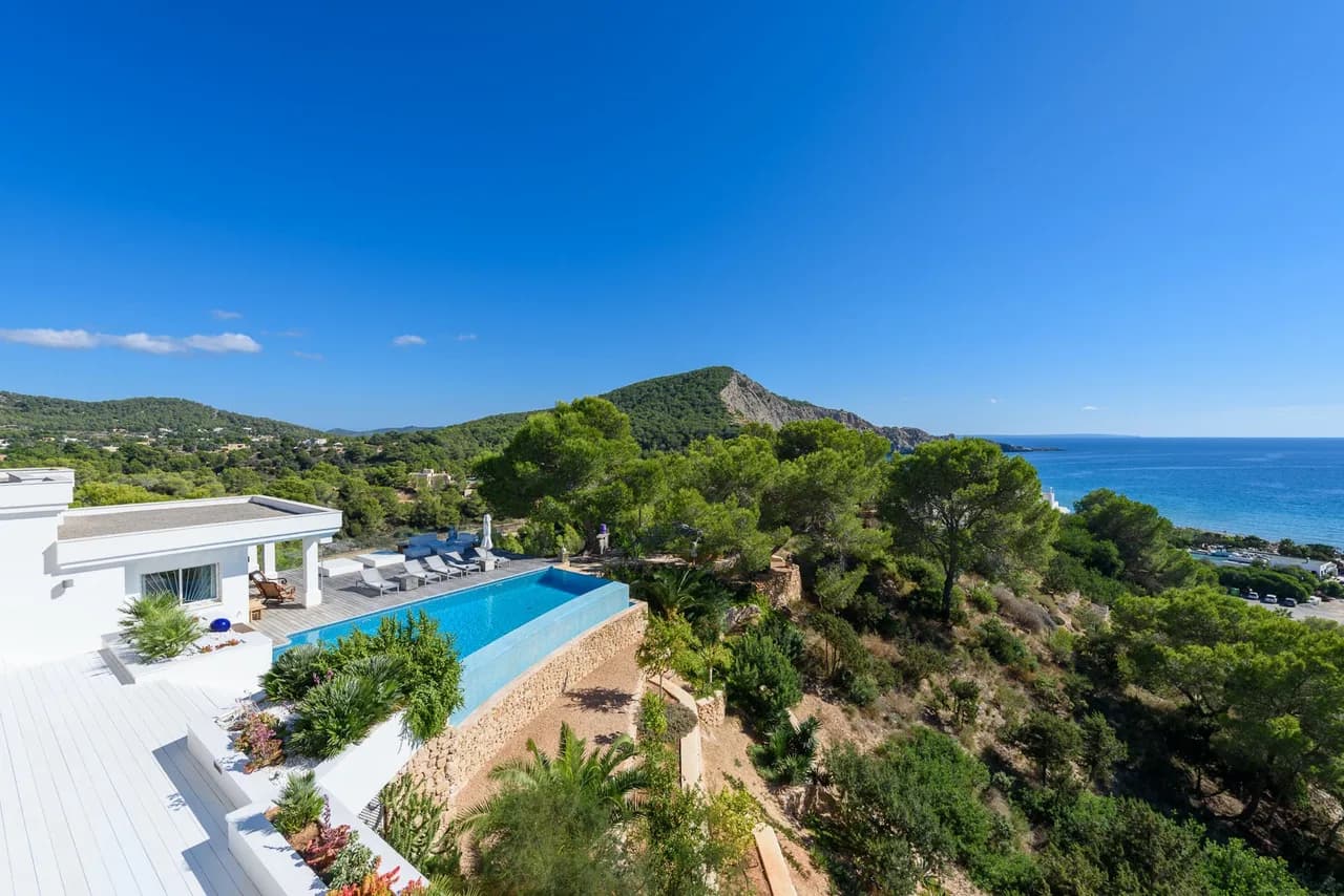 Elegant Home With Stunning Views, Within Walking Distance of the Blue Marlin Beach Club