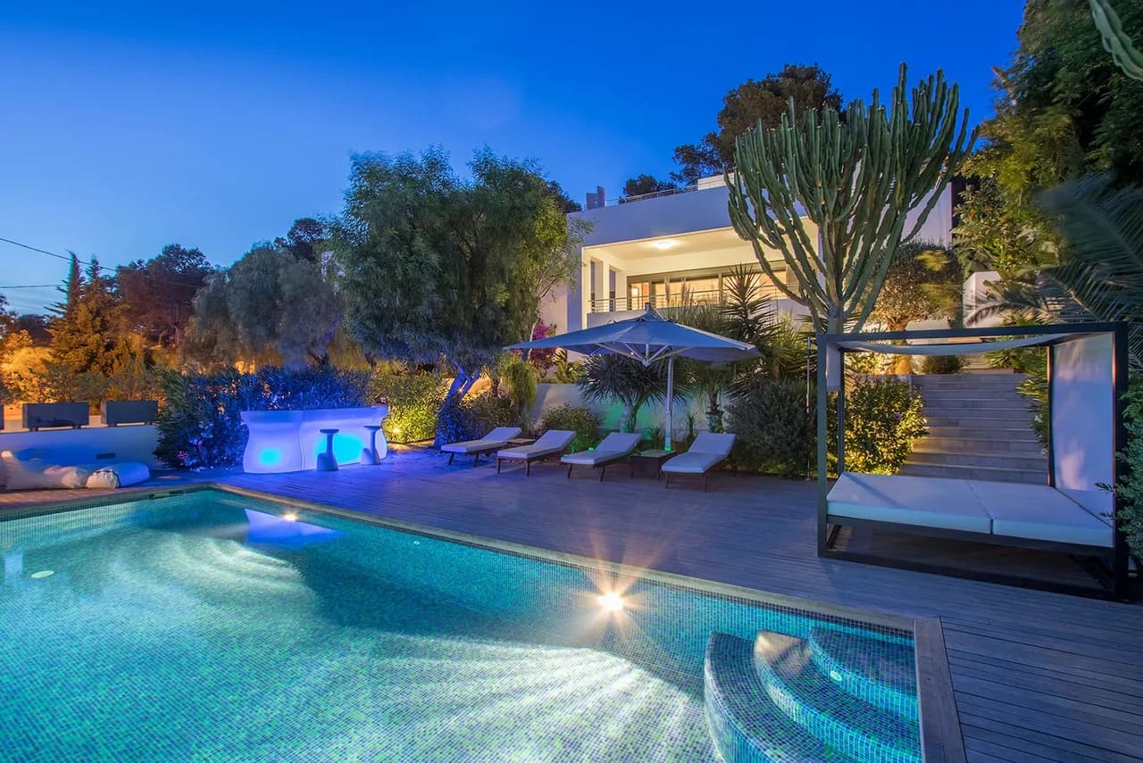 Hermosa villa recién construida con grandes vistas al mar en una zona muy solicitada cerca de Talamanca