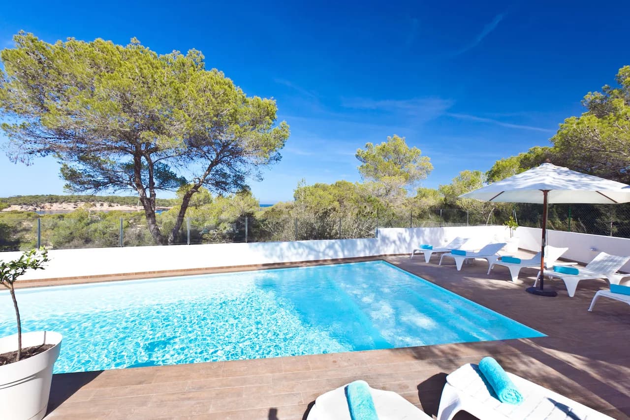 Idyllic beachfront property, just 100 metres from the golden sands of Cala Bassa