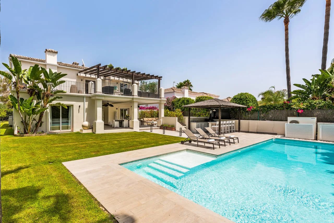 Beautiful Beach Villa with Golf Club