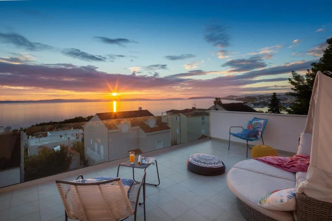 Glorious Spacious Villa Close to Surrounding Beaches