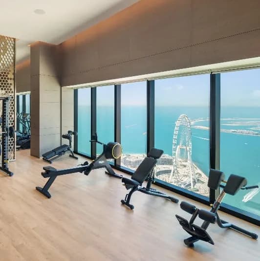 Residencia de lujo frente a la playa con vistas impresionantes