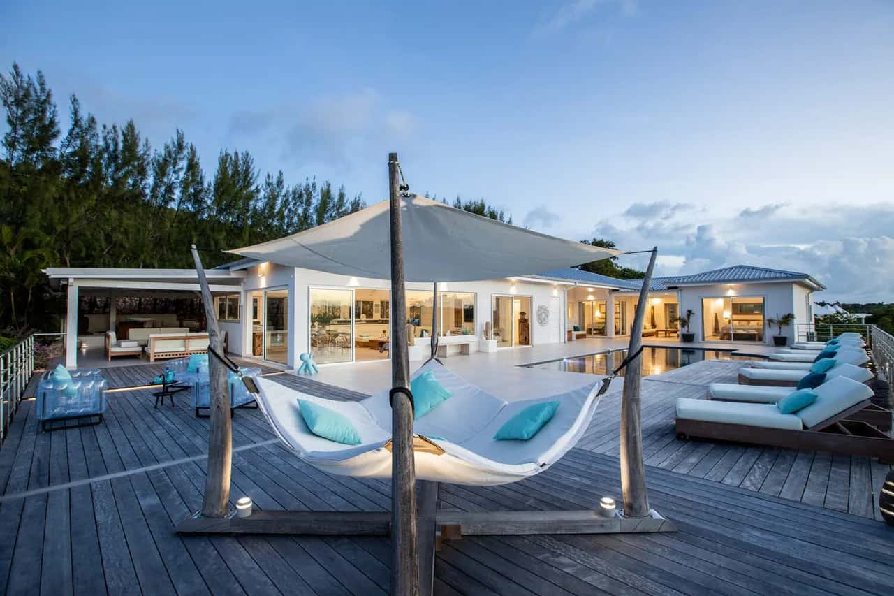 STUNNING VILLA WITH FANTASTIC SCENERY