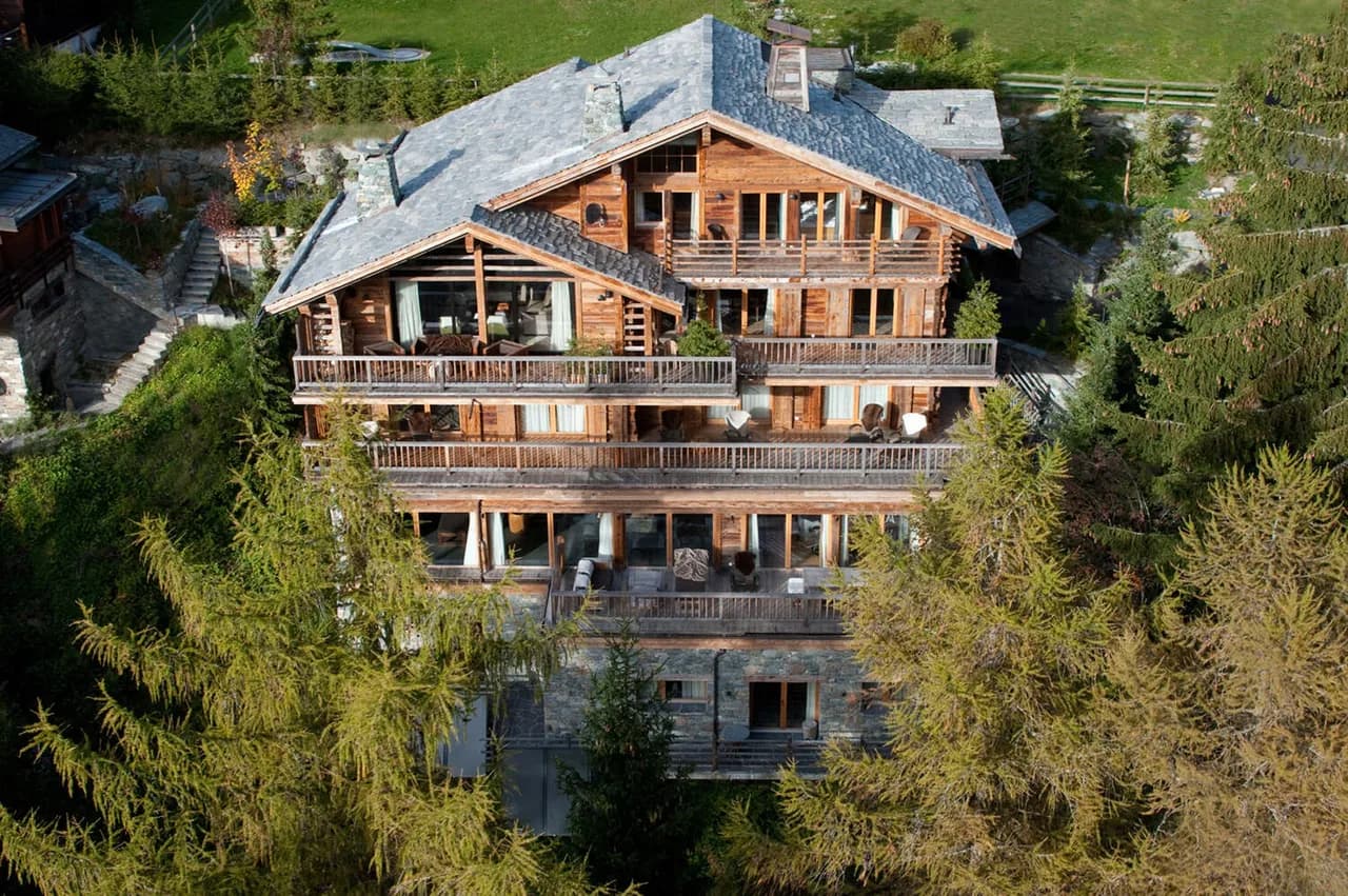 CHALET DELUXE EXTRAVAGANTE CON PISCINA INTERIOR Y JACUZZI
