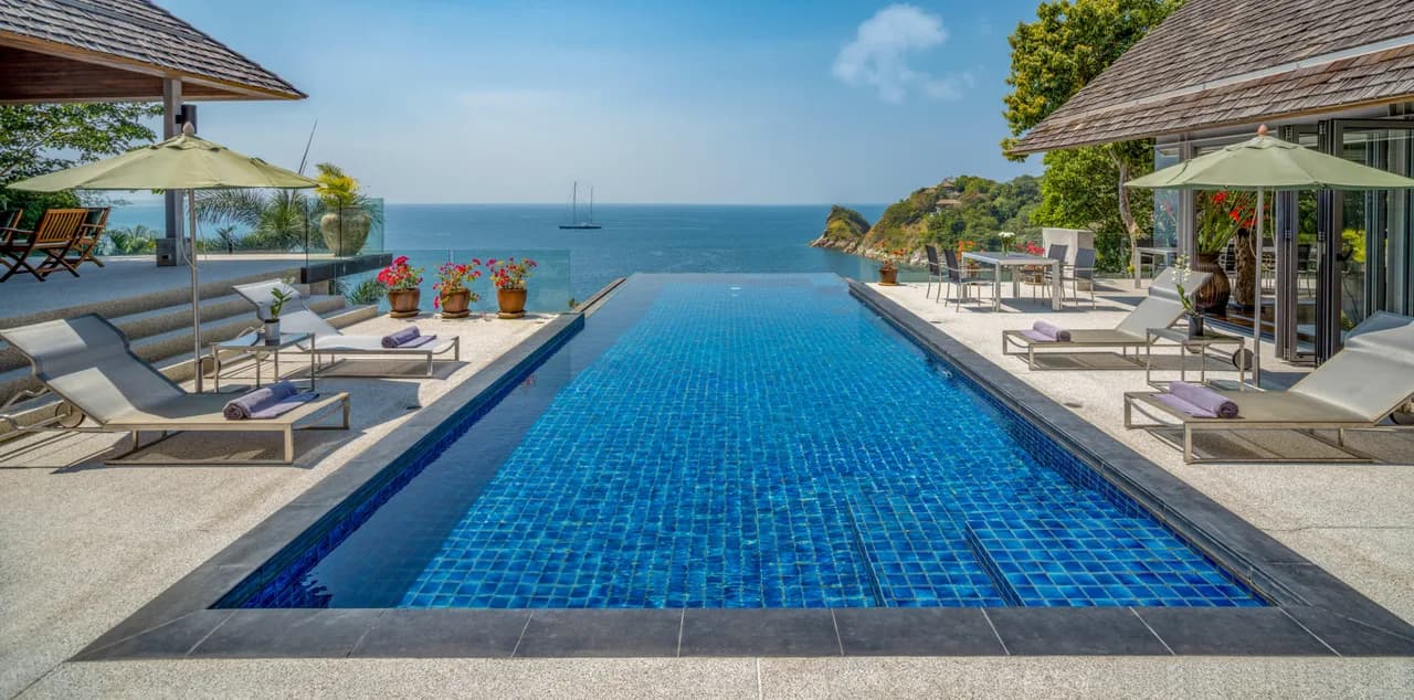 STUNNING VILLA WITH AN AMAZING SUNSET VIEW