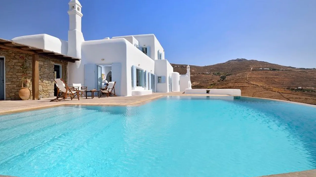 Erstaunliche Villa mit hervorragendem Außenbereich und kykladischer Landschaft