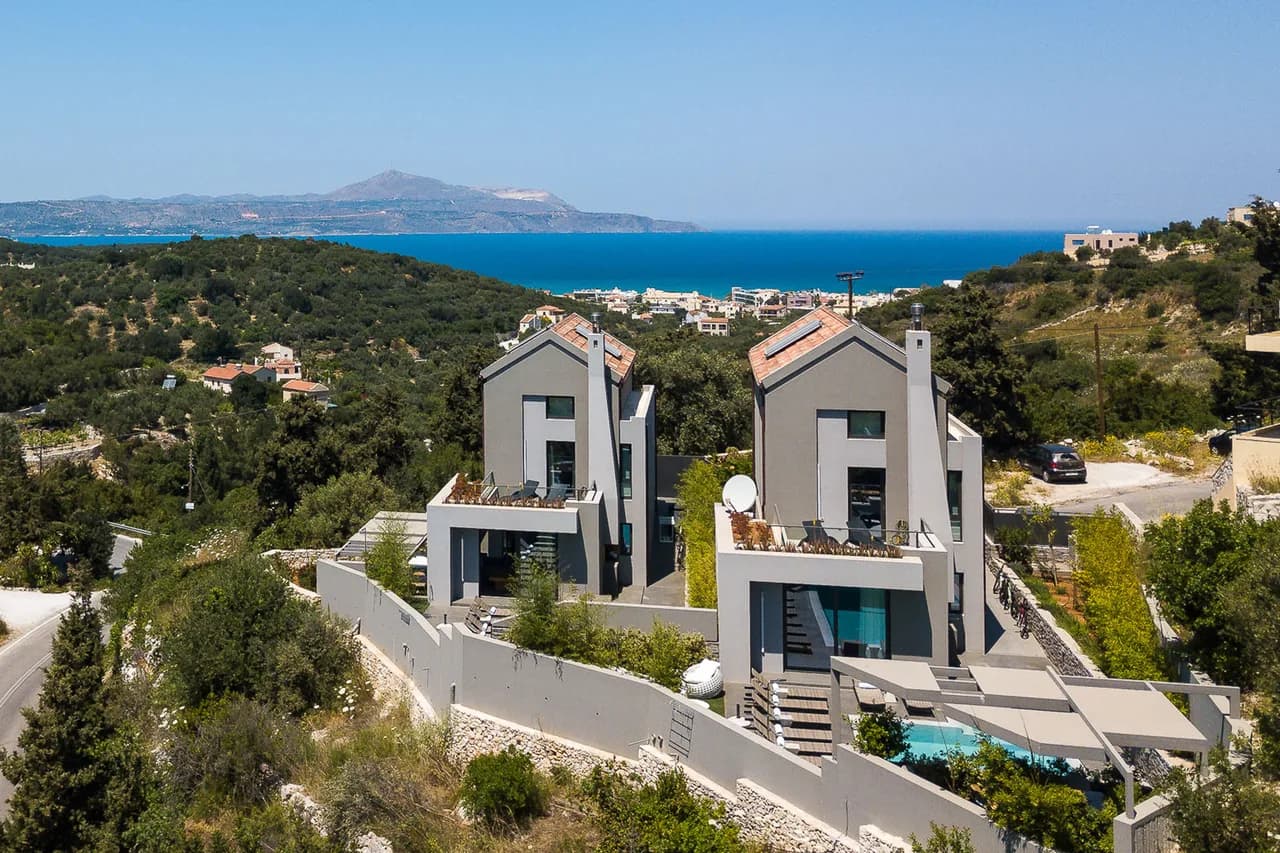Stylishly decorated villa that blend into the surroundings