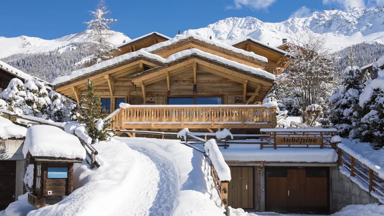 Estiloso Chalet Independiente en una Ubicación Privilegiada