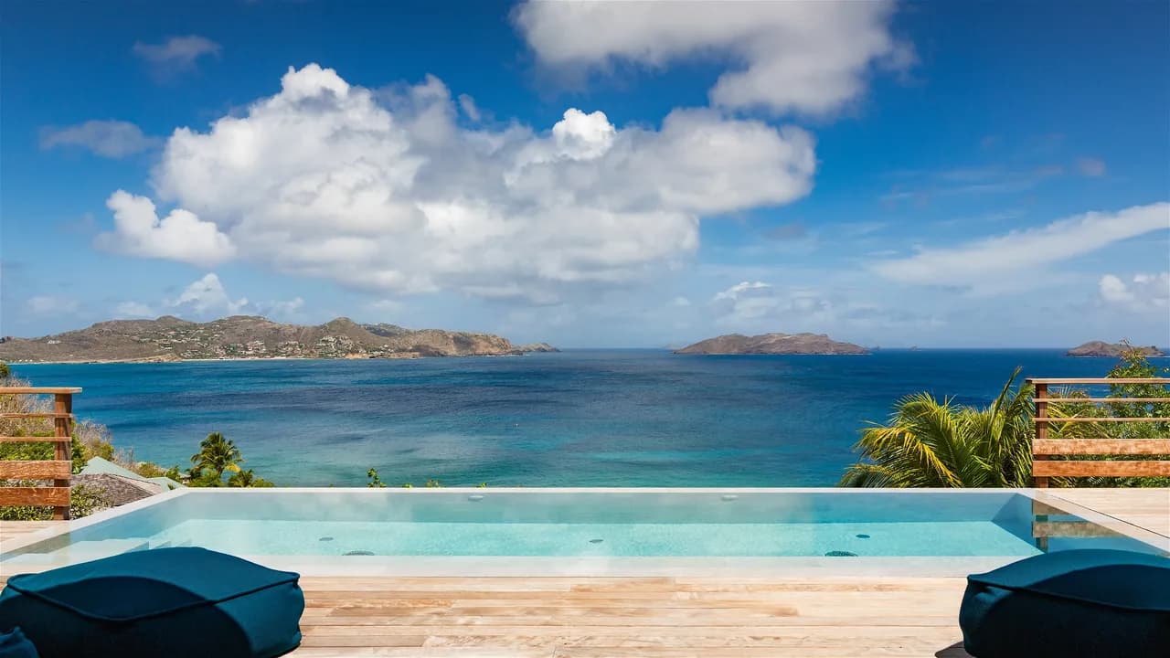 Warm villa furnished with refinement