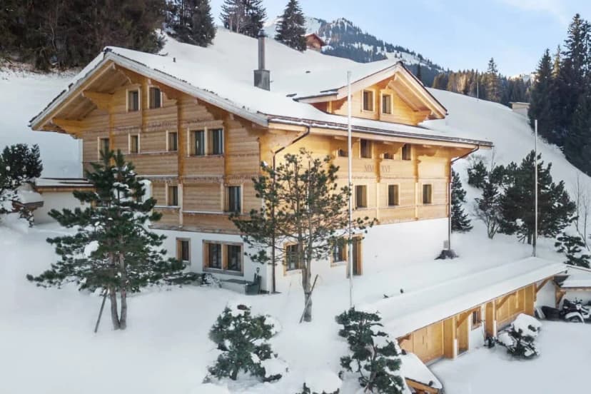 Beautiful Modern Chalet in the Nature Gstaad Region
