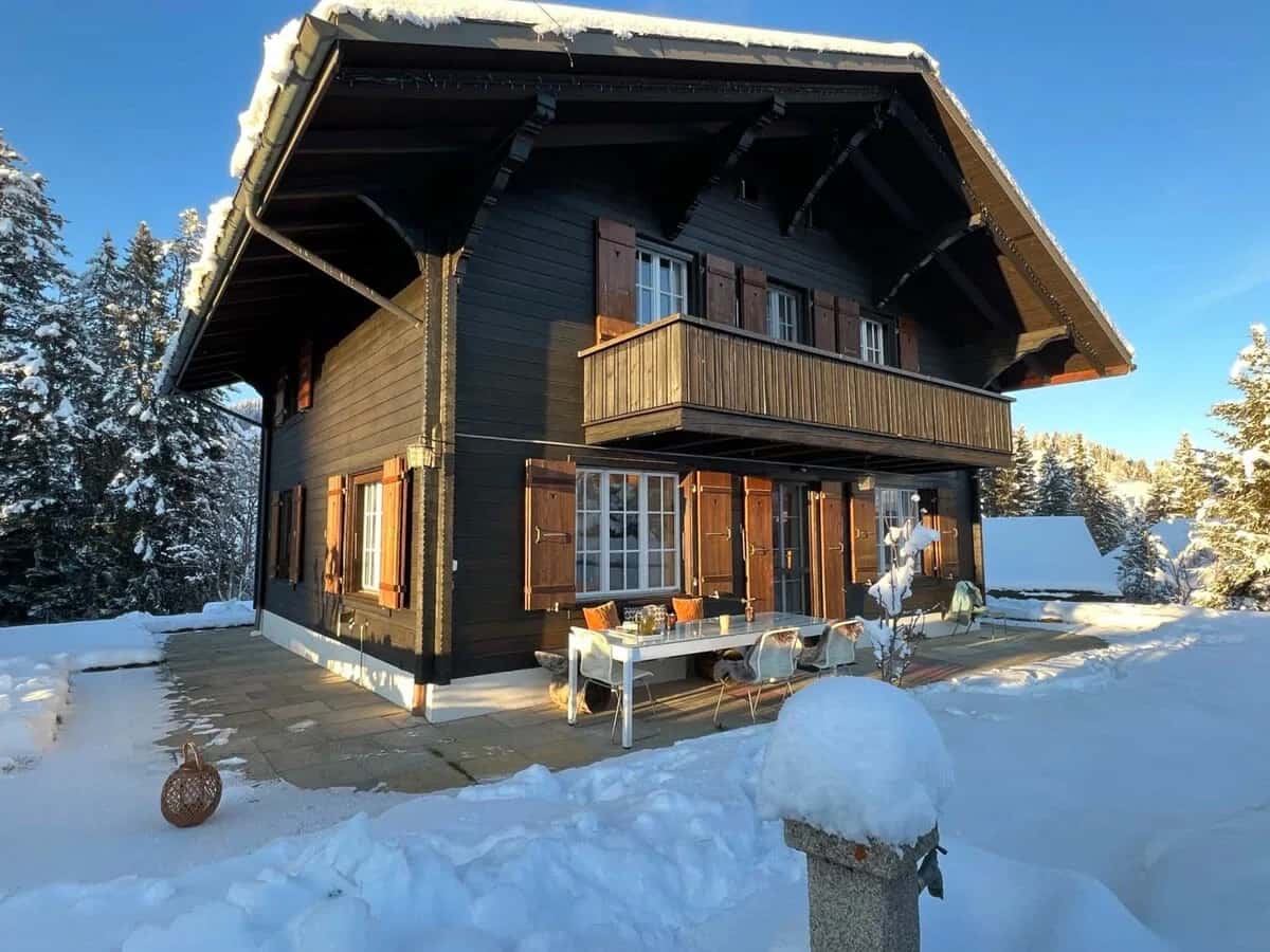 Lovely 4 Bedroom Chalet Great for Ski Holiday
