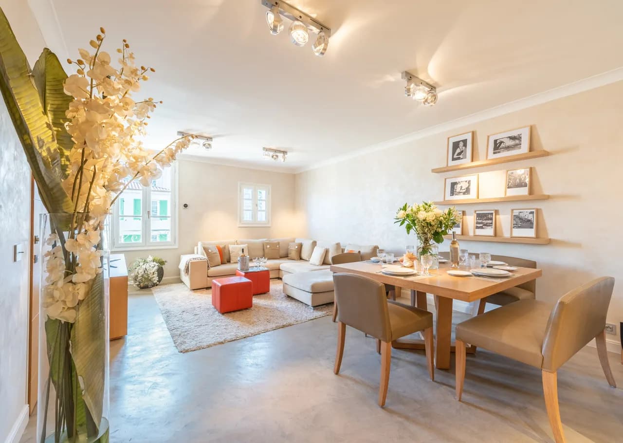 Luxuriöses möbliertes Apartment in idealer Lage