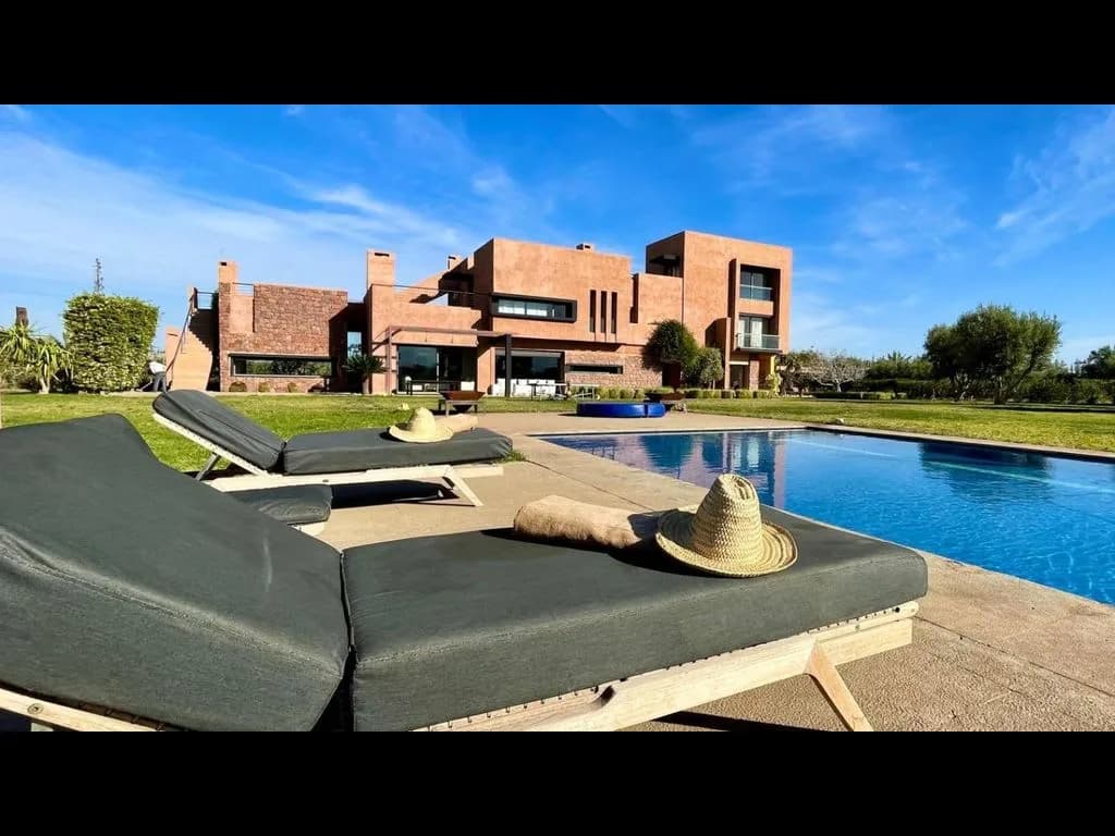 Villa con una Magnífica Piscina Exterior