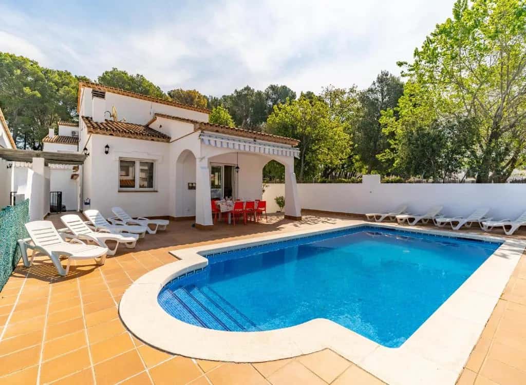 Impresionante villa de lujo justo al lado del Parque Montgrí