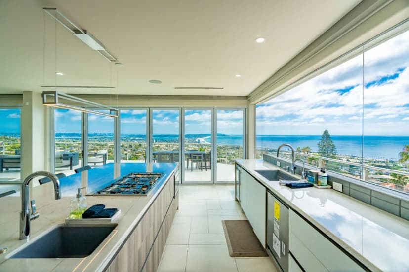Ocean View Six Bedroom Villa in San Diego