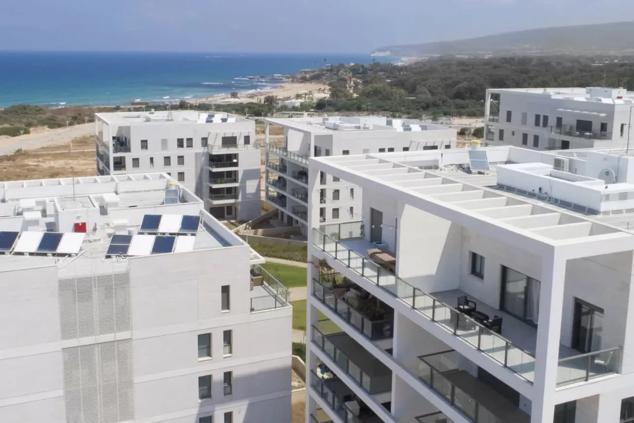Beautiful Penthouse Apartment Near Beach